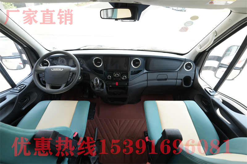 阿莫迪羅征服者越野房車8×8 8x8是什么車